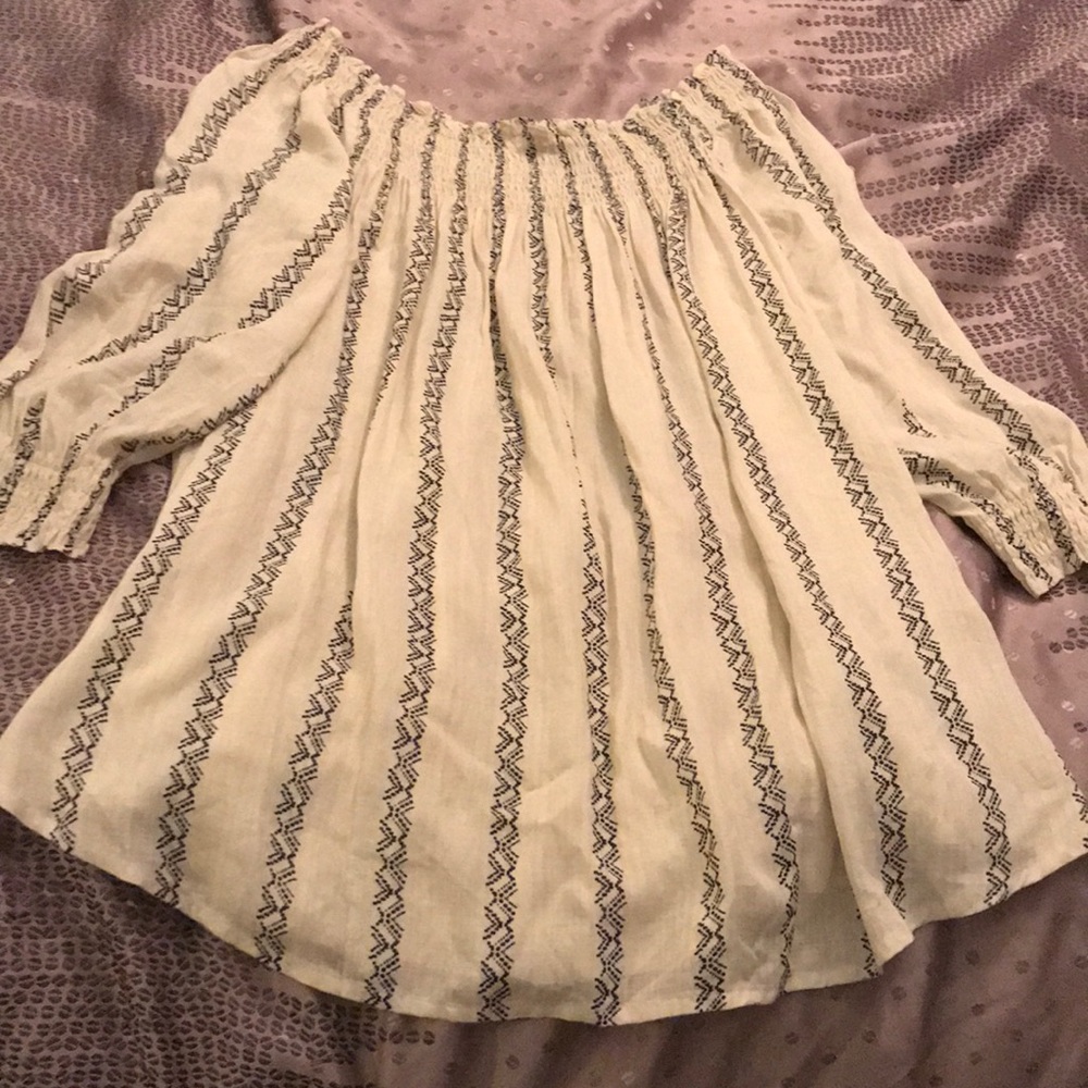 Maternity/ flowy top